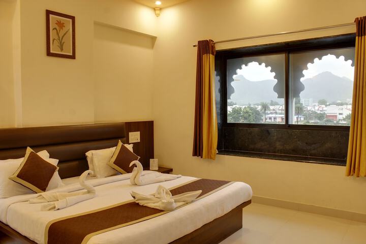 Room 10 of 38