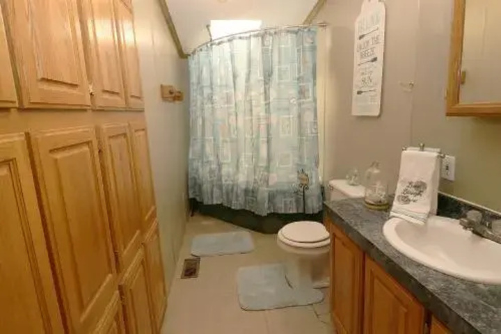 Room 6 of 11