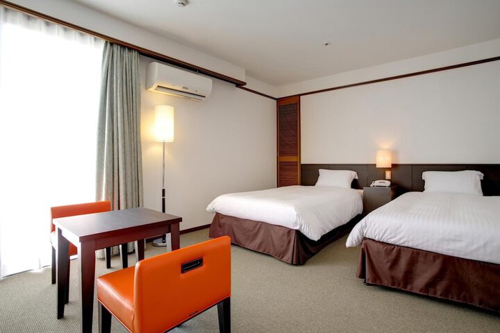 Room 13 of 43