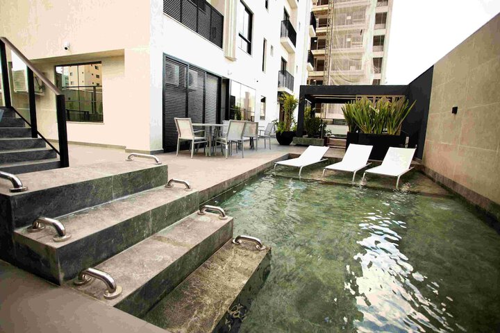 Pool 24 of 39