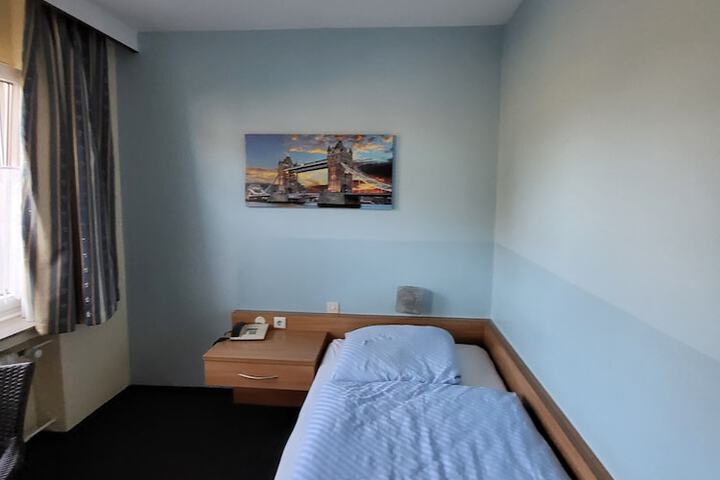 Room 2 of 22