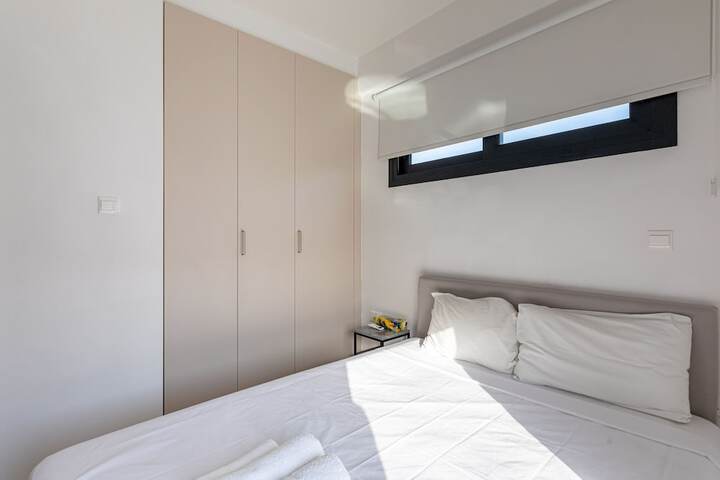 Room 5 of 68