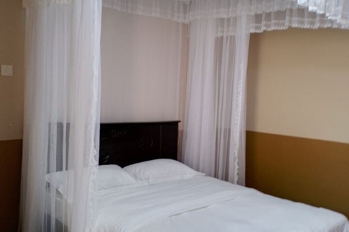 Room 8 of 11
