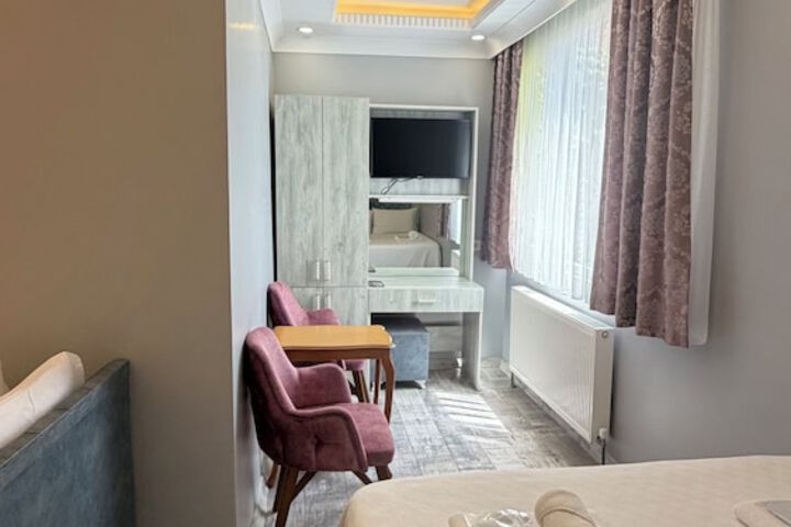 Room 13 of 105