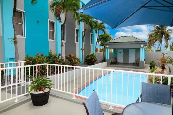 Hotel Pool