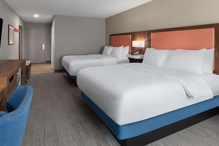 2 Queen Beds (3 of 14)