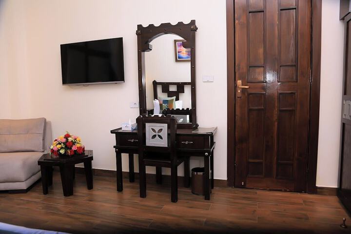 Room 9 of 24