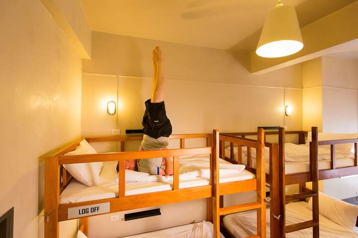 Room 9 of 49