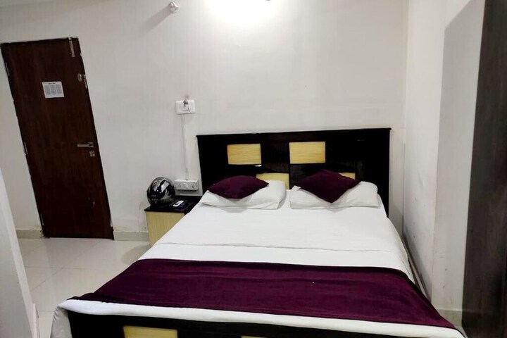 Room 6 of 6