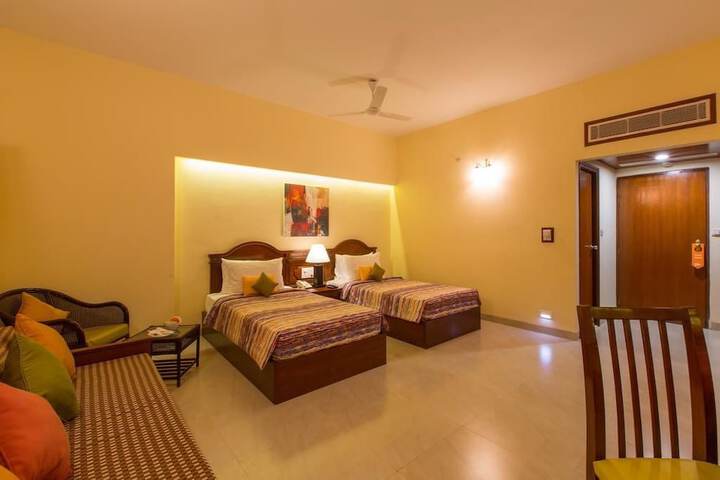 Room 10 of 34