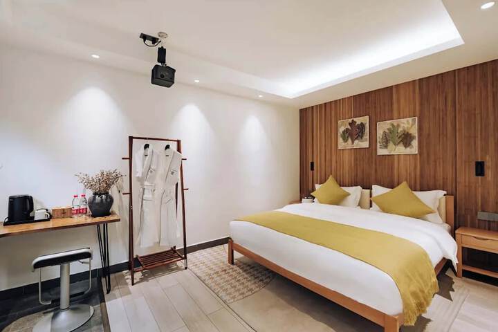 Room 26 of 163