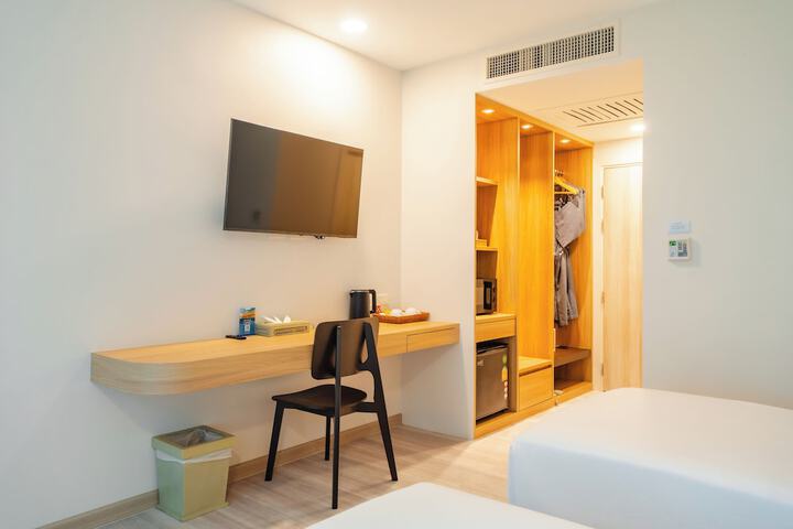 Room 7 of 153