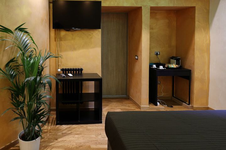 Room 16 of 155