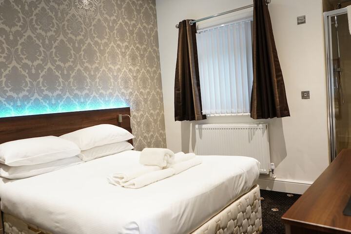 Room 4 of 62