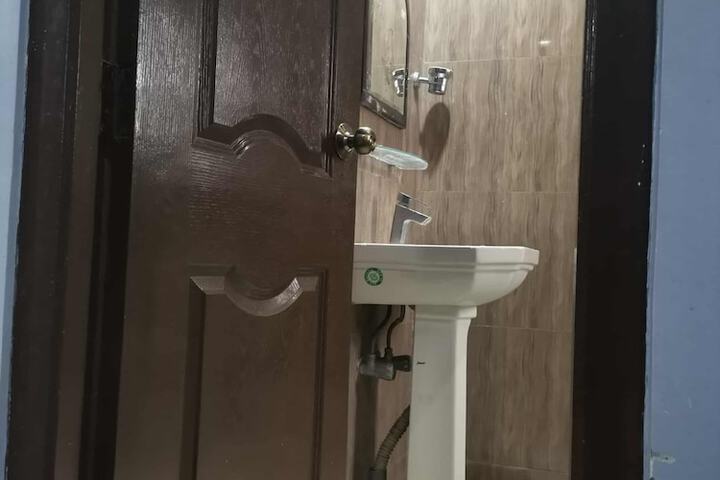 Room 35 of 46