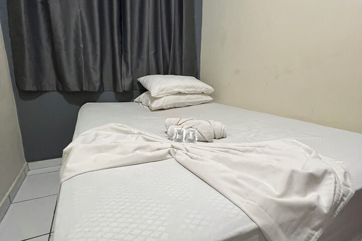 Room 22 of 74