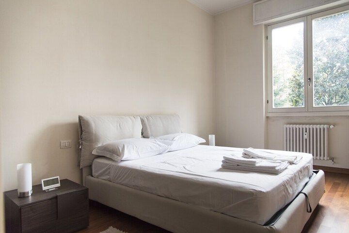 Room 3 of 35