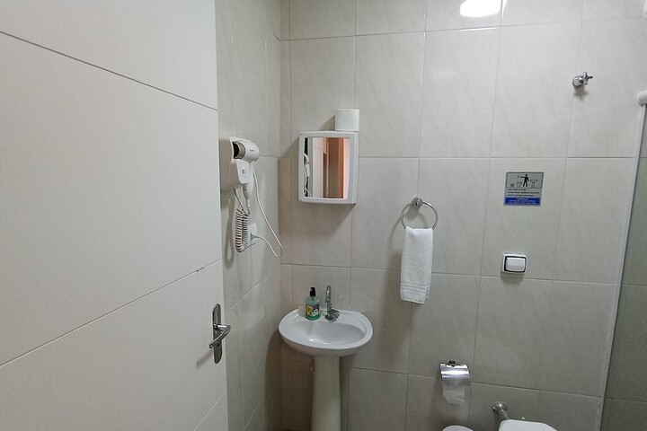 Room 76 of 118