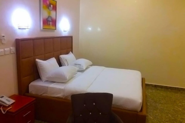 Room 15 of 42