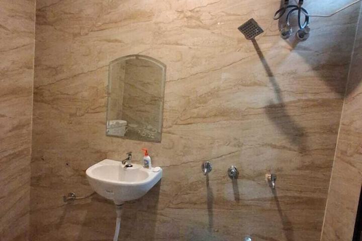 Room 10 of 21