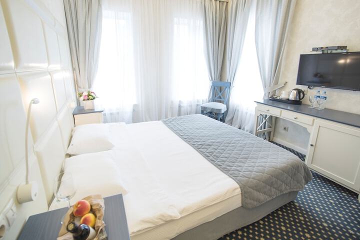 Room 3 of 48