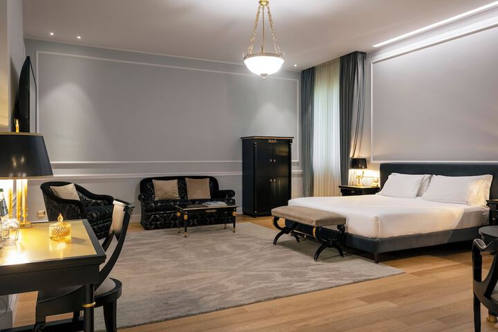 Room 25 of 145