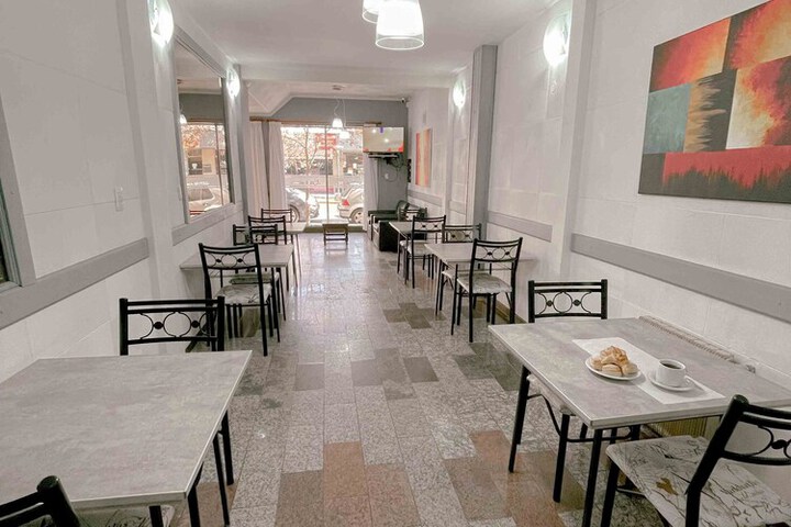 Dining 8 of 11
