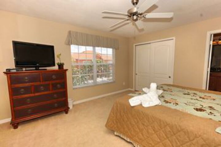 Room 11 of 19
