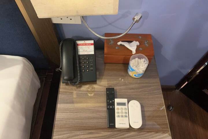 Room 17 of 37