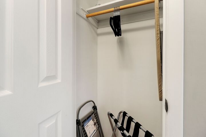 Image of Scenic 1BR APT in Arlington Heights