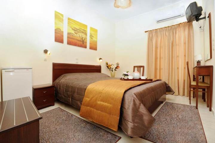 Room 7 of 25