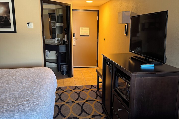 Room 12 of 32