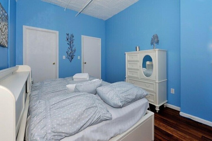 Room 79 of 324