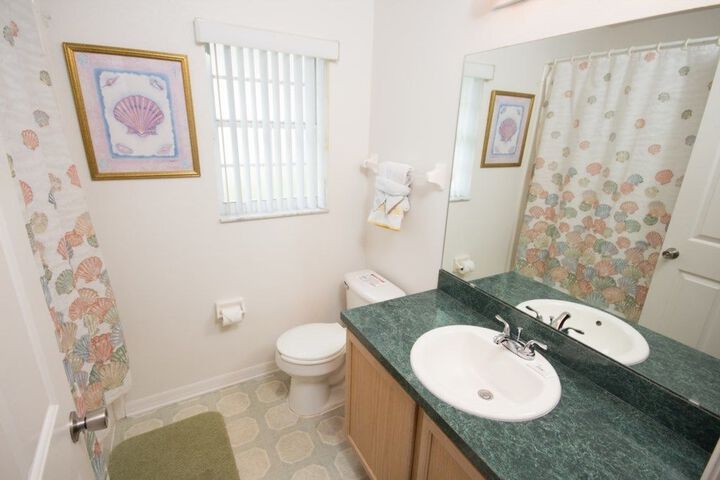 Room 9 of 16