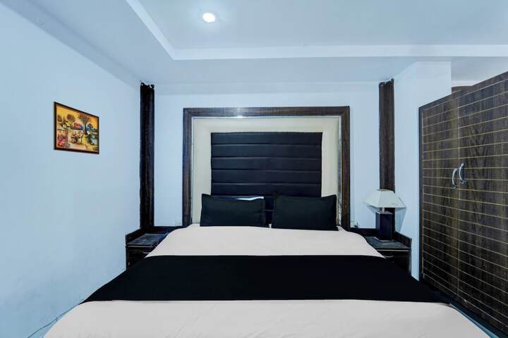 Room 9 of 23