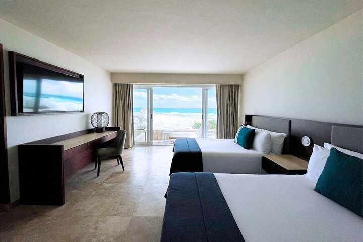 Room 43 of 153