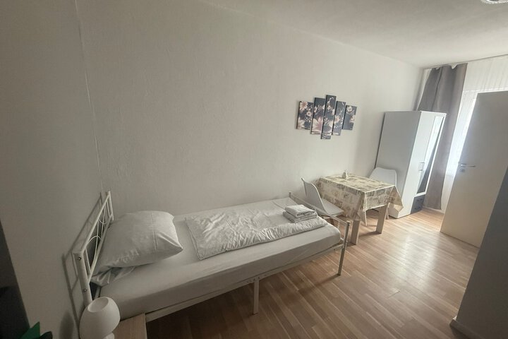 Room 30 of 41