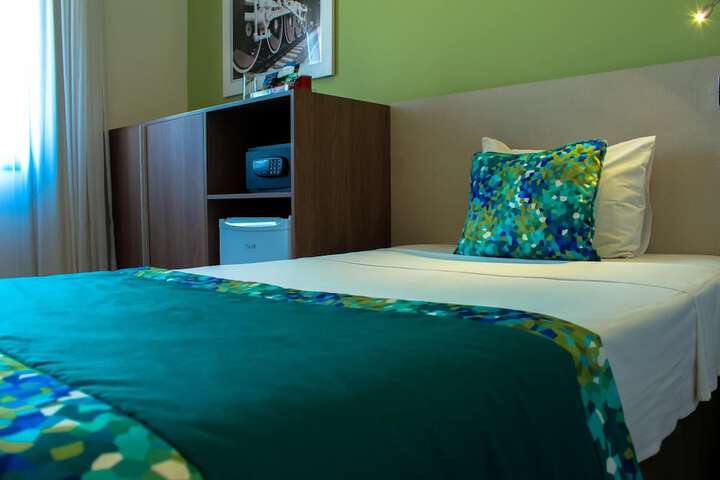 Room 18 of 40