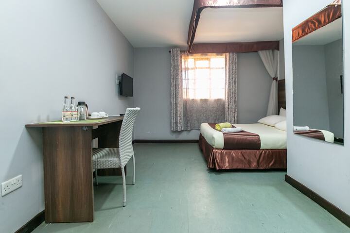 Room 5 of 34