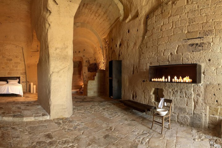 Room 3 of 159