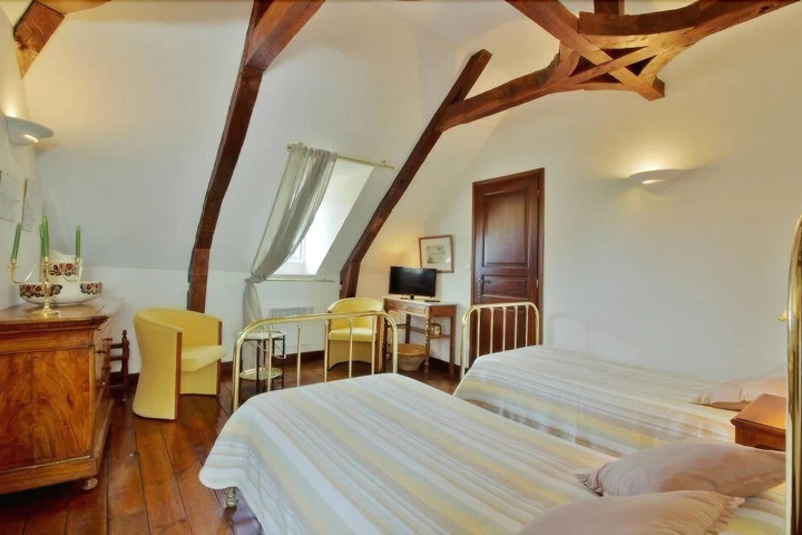 Room 3 of 11