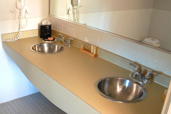 Bathroom sink