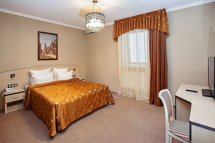 Room 7 of 42