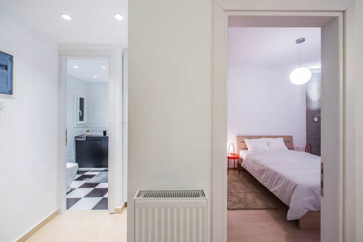 Room 2 of 25
