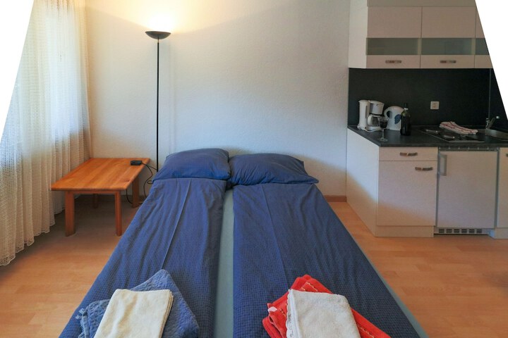 Room 3 of 169