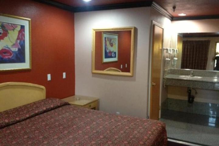 1 King Bed (3 of 3)