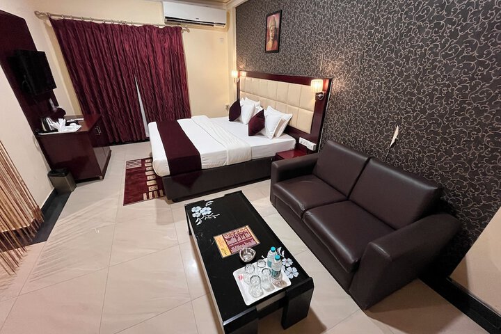 Room 37 of 135
