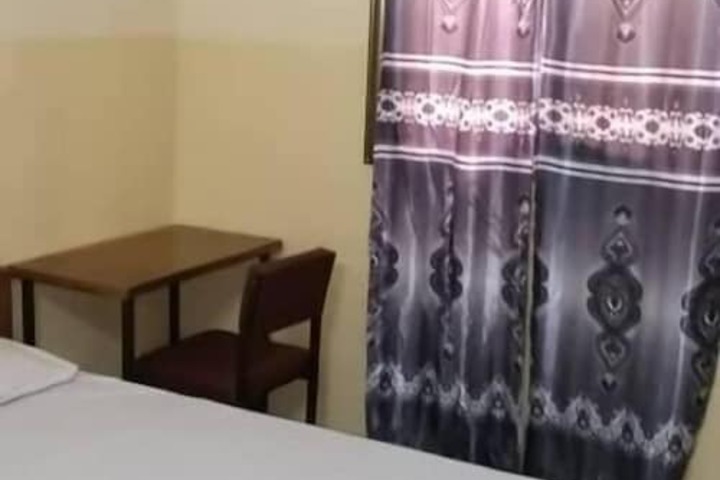 Room 8 of 16