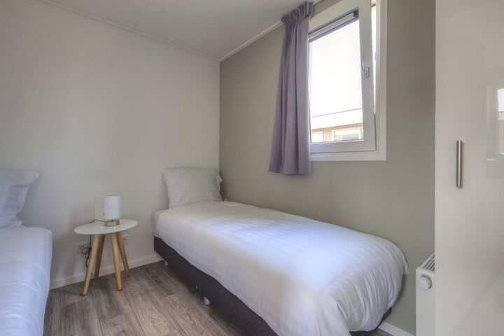 Room 2 of 39