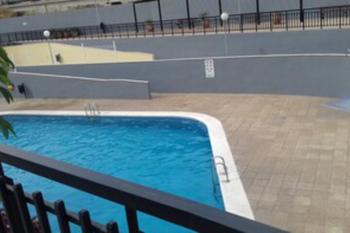 Pool 21 of 32